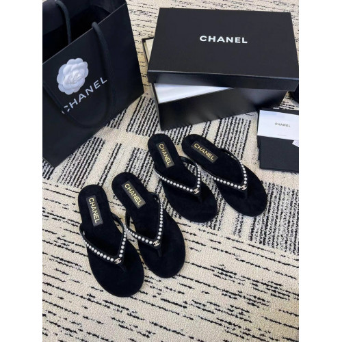 Шлепанцы Chanel черного цвета