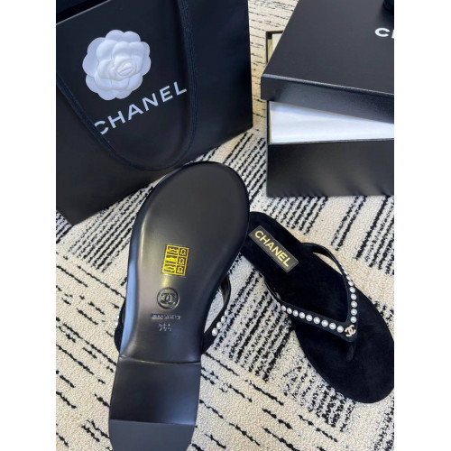 Шлепанцы Chanel черного цвета