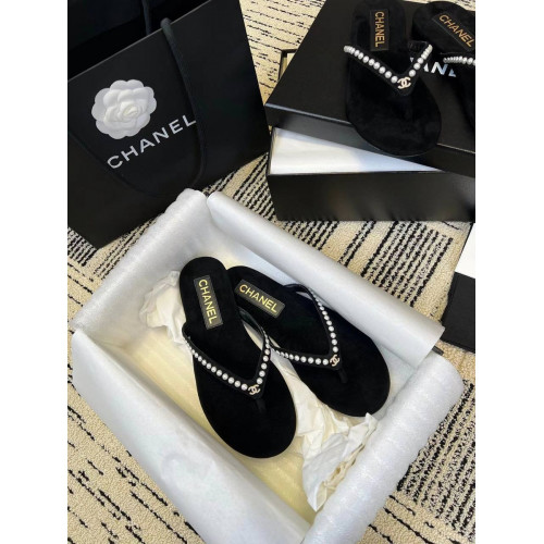 Шлепанцы Chanel черного цвета