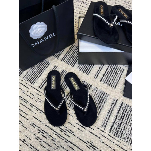 Шлепанцы Chanel черного цвета