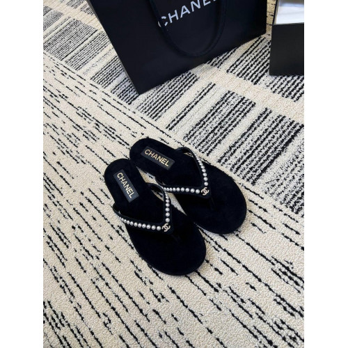 Шлепанцы Chanel черного цвета