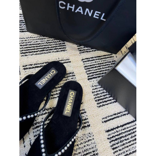 Шлепанцы Chanel черного цвета