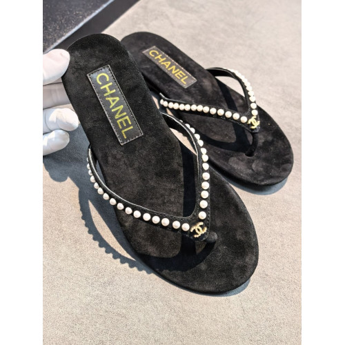 Шлепанцы Chanel черного цвета