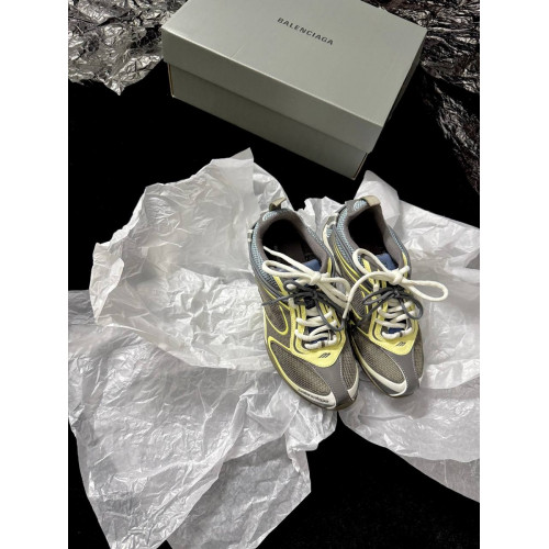 Кроссовки Balenciaga серого цвета