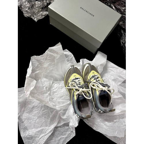 Кроссовки Balenciaga серого цвета
