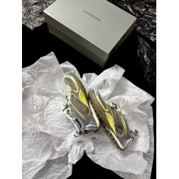 Кроссовки Balenciaga серого цвета