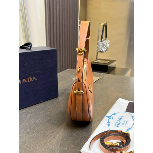 Сумка Prada
