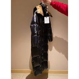Пуховик Moncler