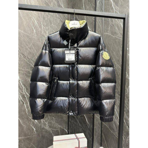 Пуховик Moncler