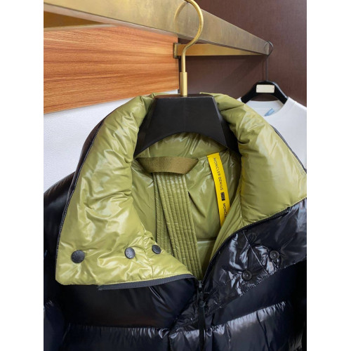 Пуховик Moncler