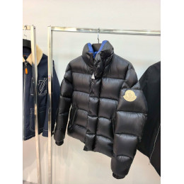 Пуховик Moncler