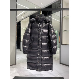 Пуховик Moncler