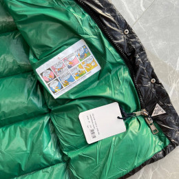 Пуховик Moncler