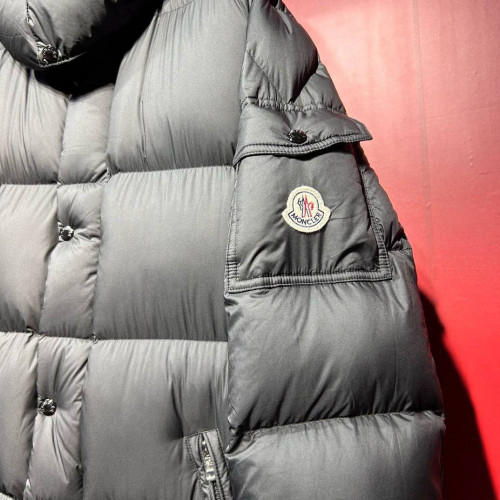 Пуховик Moncler