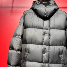 Пуховик Moncler