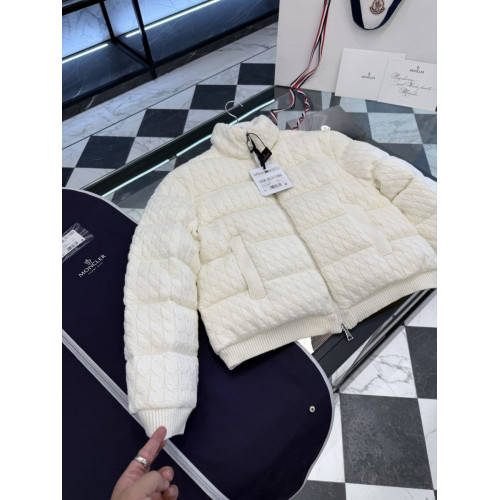 Пуховик Moncler