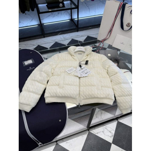 Пуховик Moncler