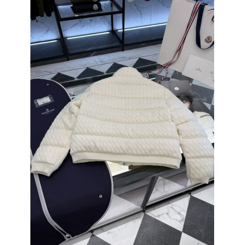 Пуховик Moncler