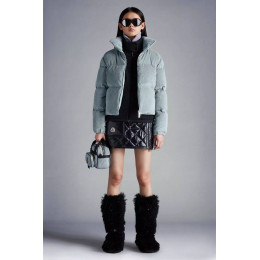 Пуховик Moncler