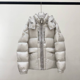 Пуховик Moncler