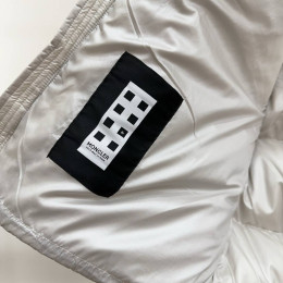 Пуховик Moncler
