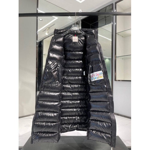 Пуховик Moncler