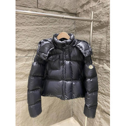 Пуховик Moncler