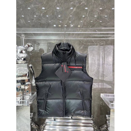 Жилет Prada